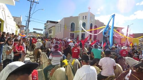 BOM JESUS DA SERRA: Tradicional chegada das bandeiras acontece nesta sexta-feira,dia 04.