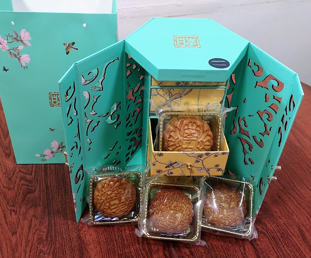 Li Bai Mooncakes