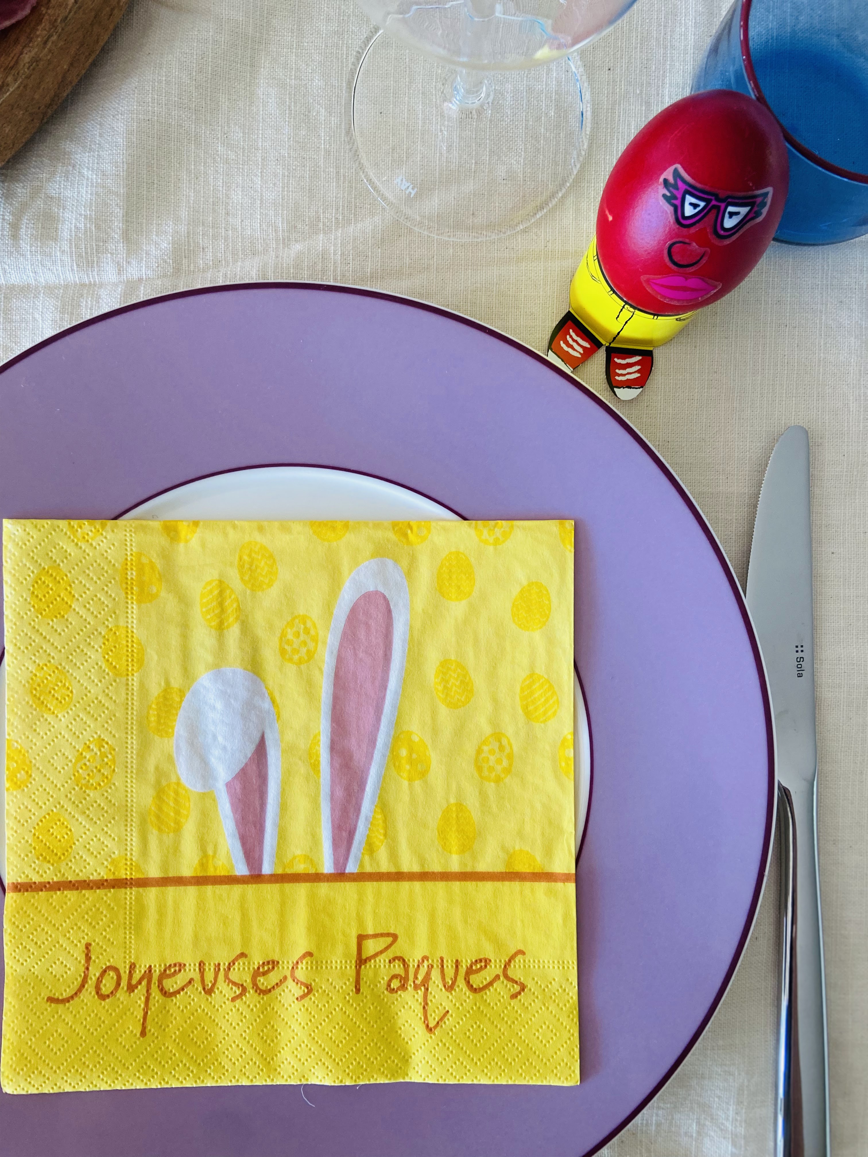 πάσχα ελβετία τραπέζι στολισμός χαρτοπετσέτα αβγό κόκκινο θήκη λωζάνη έλληνες