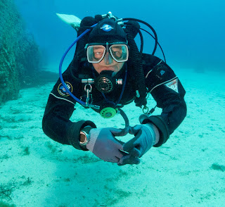 diver showing buoyancy and trim