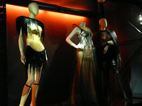 exposition Jean Paul Gaultier La Planète Mode de Jean Paul Gaultier de la Rue aux Etoiles