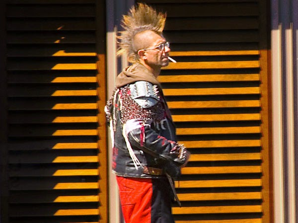 25 Gaya Dan Model Potongan Rambut Mohawk Pendek Dan ...