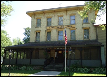 Lake house Inn 1