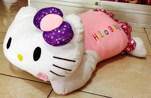 14 Gambar Boneka Hello Kitty Ukuran Besar  Lucu Dan Unyu 