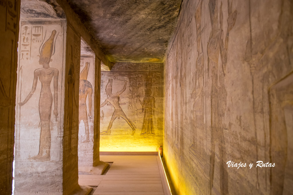 Interior del Templo de Nefertari, Abu Simbel