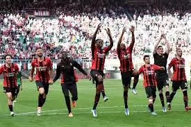 L'AC Milan a battu Red Bull par quatre pour terminer le contrat de qualification des huitièmes de finale de la Ligue des champions