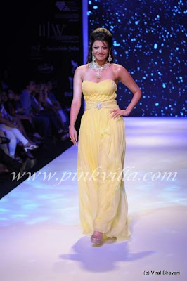 Kajal Agarwal Ramp Walk @ CVM Exports Show From International Jewellery Week !