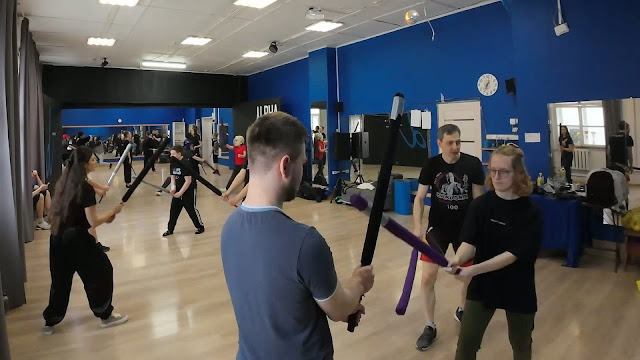 Обучение японскому фехтованию мечом катаной: занятие в школе кендзюцу Katana Club