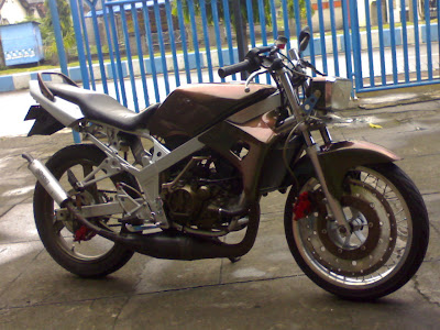 Modifikasi Kawasaki Ninja RR 2009 gloss bunglon