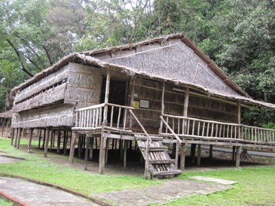 Rumah-rumah Tradisional di Sarawak dan Sabah - Koleksi 