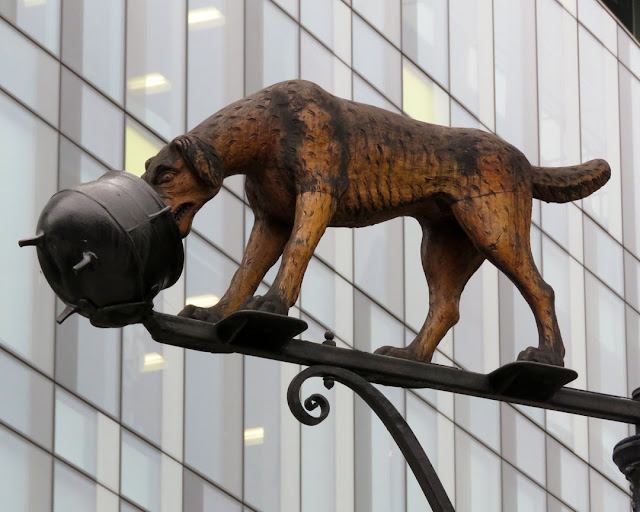 Dog and Pot sculpture by Mike Painter, Blackfriars Road, Southwark, London