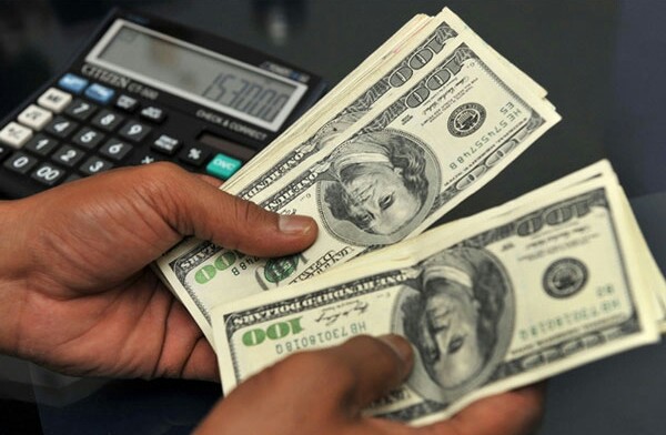 كيف ينخفض سعر الدولار مقابل الجنيه المصري؟