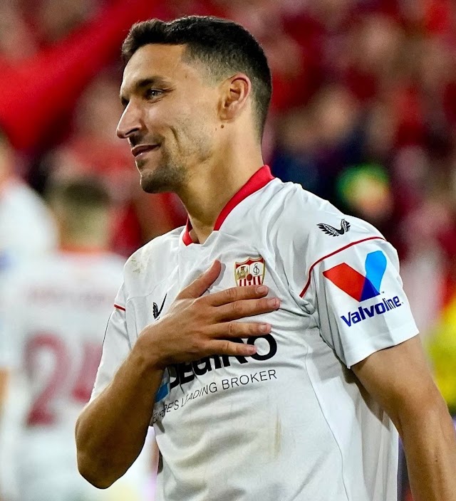 Jesús Navas Expresses Disappointment Over Contract Situation with Sevilla