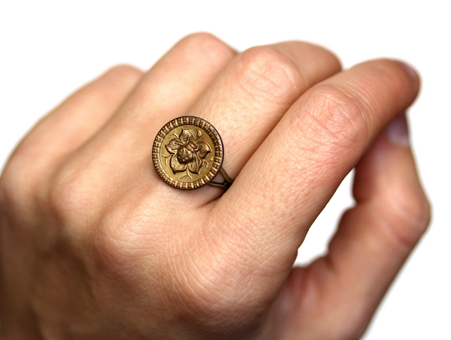 Antique Ladybug Ring #ladybug #jewelry #antique 