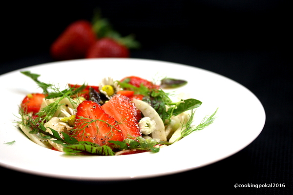 Fenchel-Erdbeer-Wildkräuter Salat