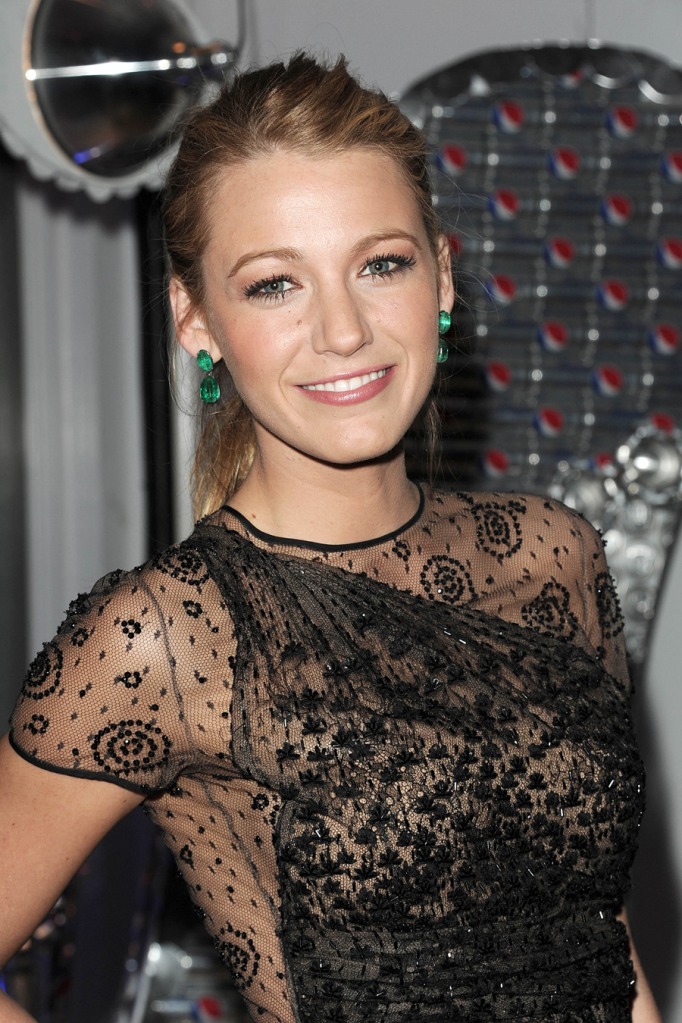 Blake Lively Popular Haircuts 9