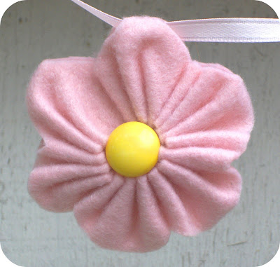 How to Make Felt Yo-Yo Flowers