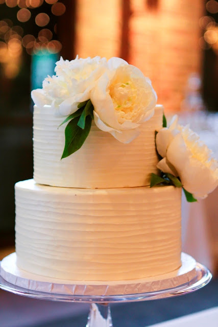 Elegant MInneapolis Wedding Cake