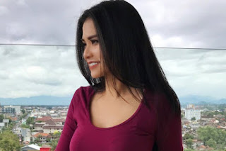 Biografi Maria Vania dan foto hot nya