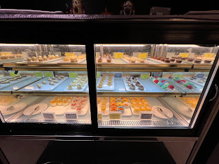 宜蘭住宿推薦,宜蘭悅川酒店在宜蘭礁溪鄉.ppt狂推親子飯店,提供親子遊樂設施還有飯店人員帶親子活動.很適合家長帶著四歲以下小幼童去放電一下.飯店內的羅琳西餐廳餐飲品質也不錯,可以直接買一泊一食或一泊二食,自助式餐飲融合宜蘭在地美食,吃完小朋友可以在餐廳外搭小火車.遊樂設施都在室內,不受宜蘭天氣影響。