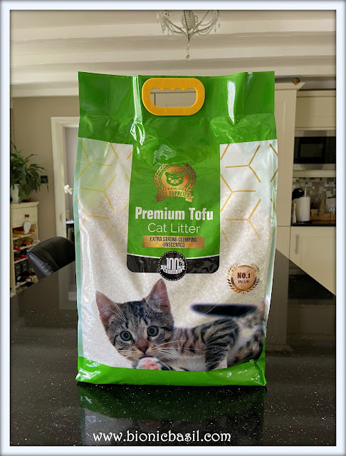 What's in The Box ©BionicBasil® Premium Tofu Cat Litter