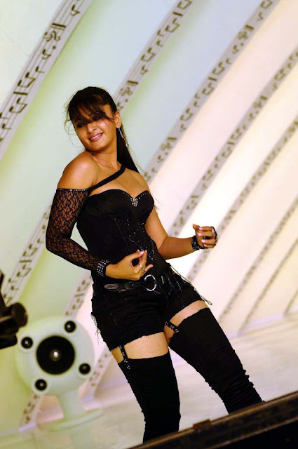 Anushka spicy pics