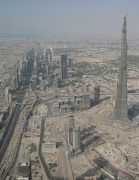 Sheikh Zayed Road Dubai en 2004. Sheikh Zayed Road Dubai en 2008 (helicopter ride burj dubai and sheikh zayed road dubai united arab emirate)