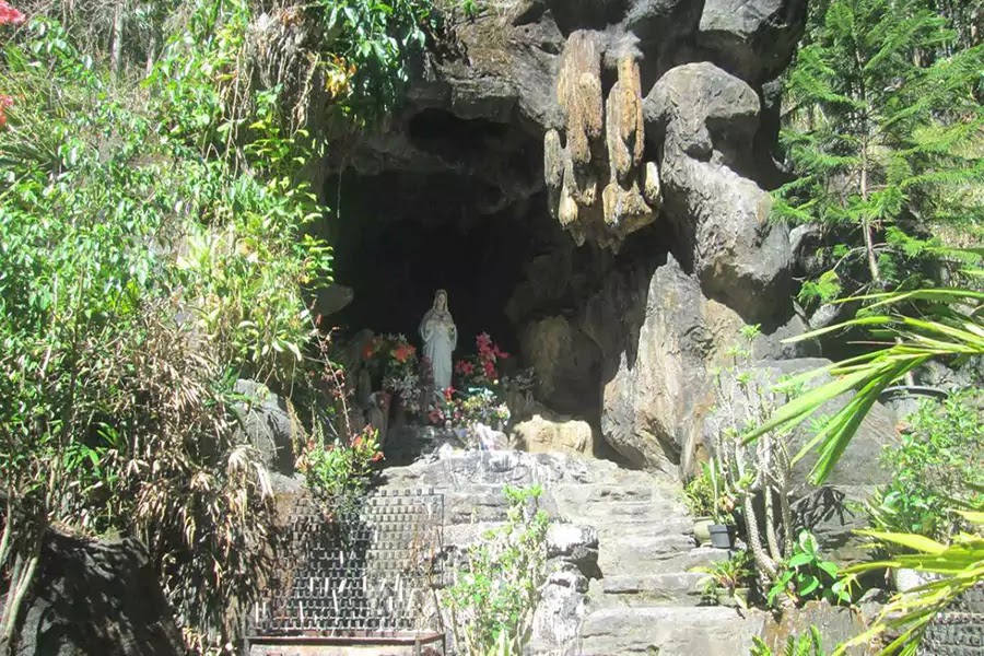 Merayakan Peningkatan Isa Almasih, Ini 5 Gua Maria Monumental di Indonesia untuk Rekreasi Religius