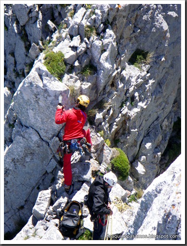 Arista Sanchez Sadia-Samper 300m 120m Rapel 6c¿ (V  A1 Oblig) (Peñe Robre, Andara) (Isra) 0471