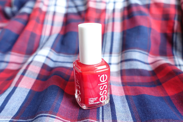 Valentinstag Essie Really Red