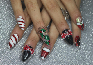 Siletto Nail Designs For Christmas And New Year