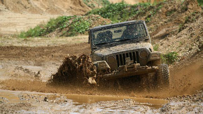 Ini Tips Agar Mobil Mesin Standar Dapat Lewati Lintasan Offroad