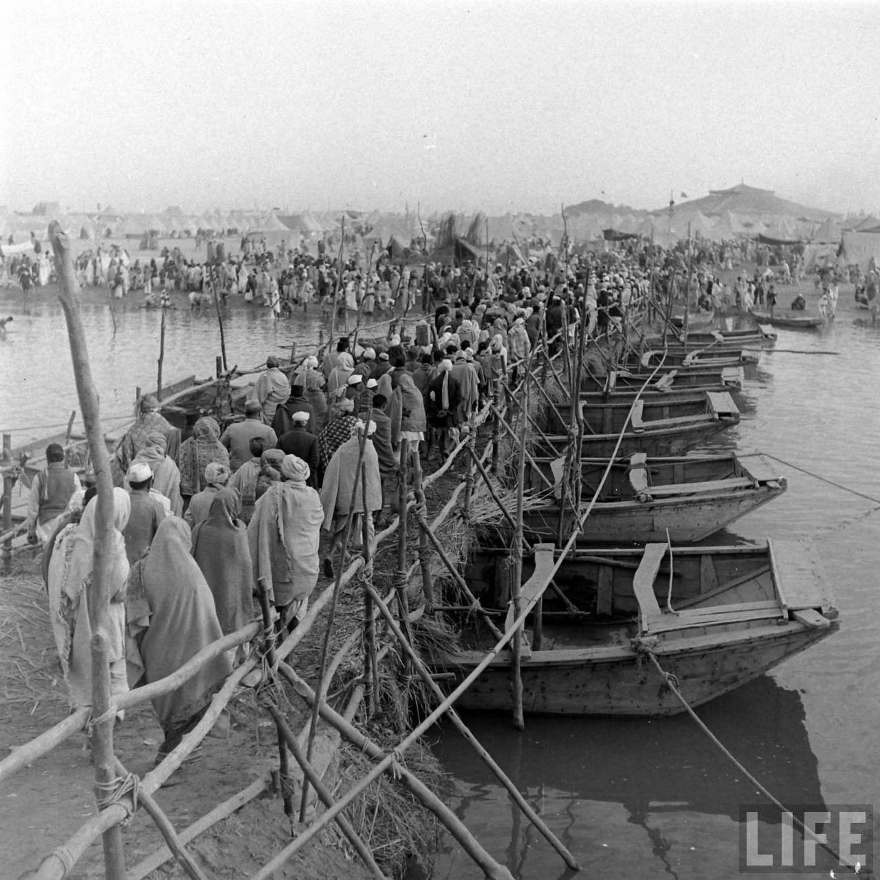 Maha-Yagya (Yajna or Yagna) Performed for World Peace during World War II on Banks of River Yamuna, Delhi, India | Rare & Old Vintage Photos (1944) - Part 3