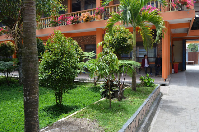 http://ustmedan.blogspot.com/2017/03/unika-santo-thomas-hadir-di-sma-santa.html