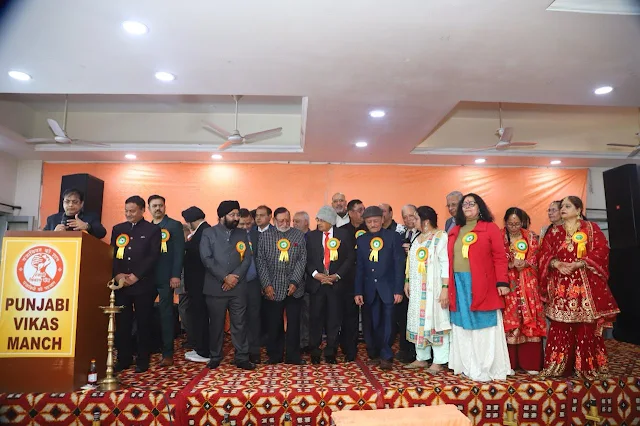 Uttar Pradesh:- The 9th Lohri cultural program was celebrated with great pomp and show at Noida level by Punjabi Vikas Manch in Noida.