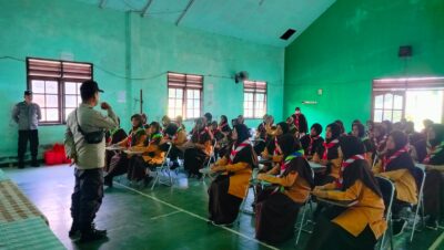 Sat Binmas Polres Paser Sosialisasikan Kegiatan Pramuka Saka Bhayangkara kepada Siswa Sekolah Dasar