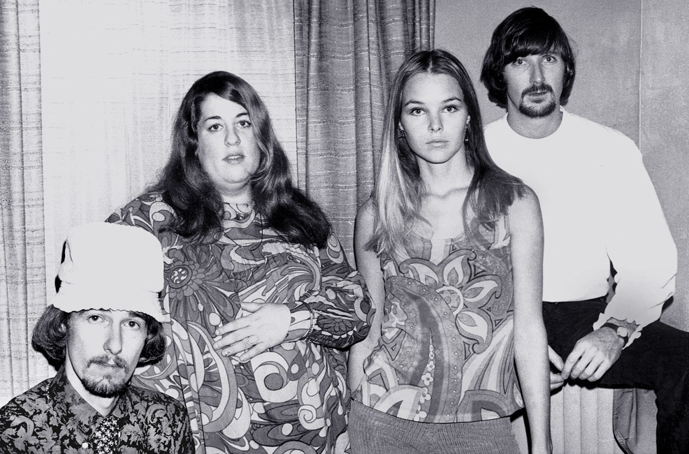 Mural Cultural: The Mama & The Papas: vocais harmonizados, Folk Rock e  ótimos covers, a trilha sonora dos anos 60