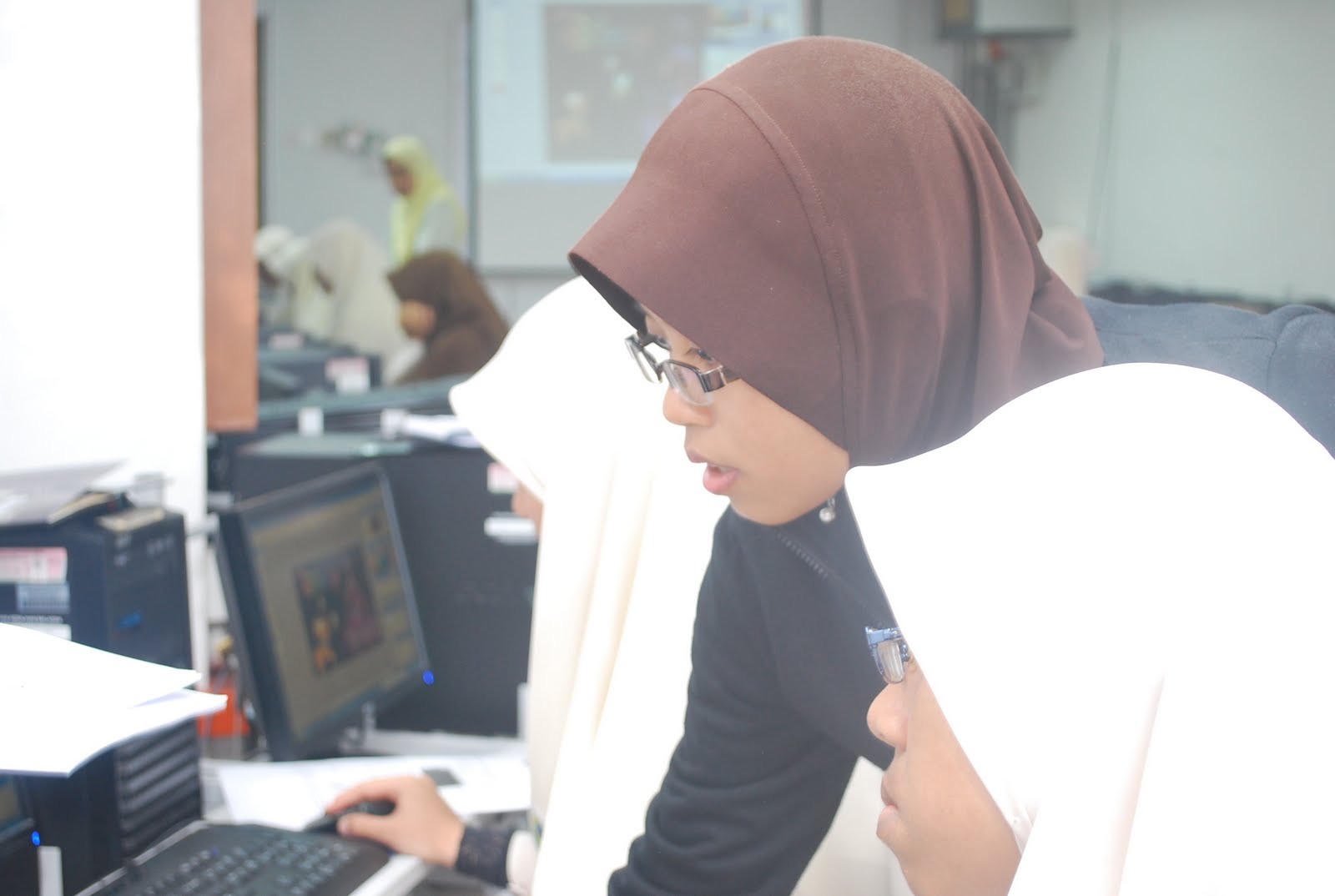 PROGRAM LATIHAN 1 MALAYSIA: SEKITAR KURSUS ADOBE PHOTOSHOP 