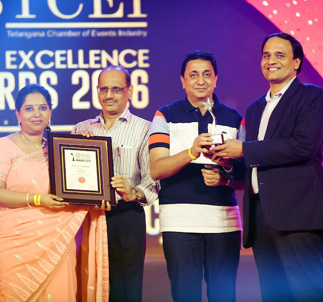 Mukta Kumar Director Communications and Anurag Kumar Director Operations Recieving the award TCEI
