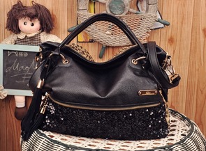 9514 JB - 180 RIBU - Material PU Leather Bottom Width 43 Cm Height 32 Cm Thickness 11 Cm Strap(Adjustable) Weight 0.85-