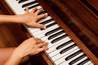 piano lessons near me | piano bar | piano keys