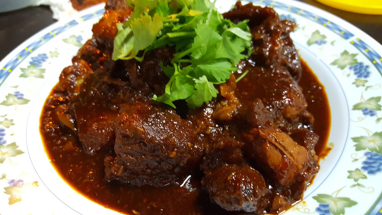 ZULFAZA LOVES COOKING: Daging (kambing) masak hitam, menu 