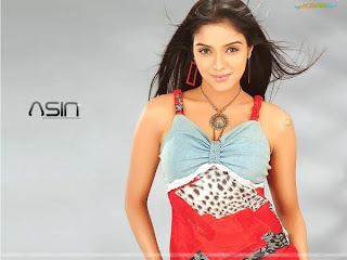 Asin sexy Kiss image of bollywood hot model