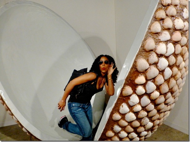 beyonce-art-show-hot-3