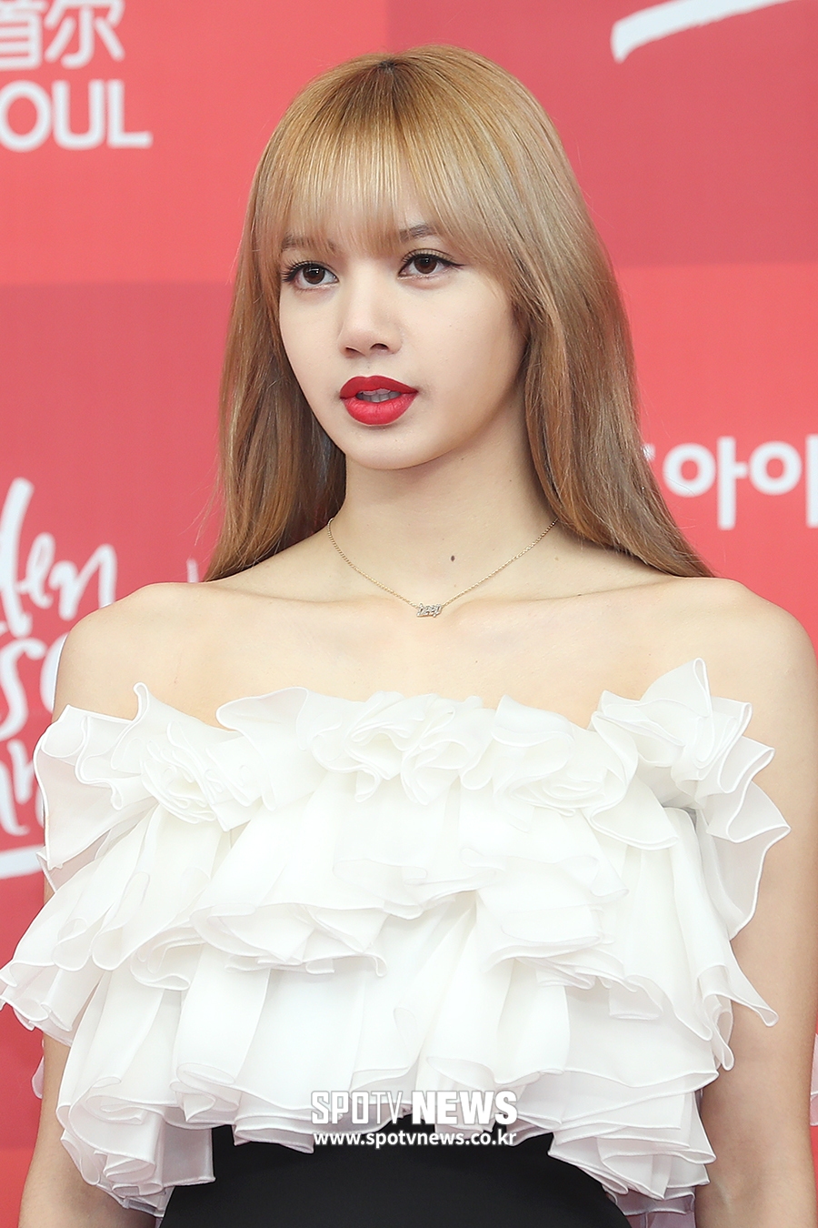  PRESS Lisa  Blackpink at 33rd Golden Disc Awards Red  