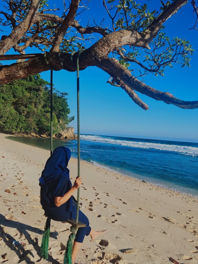 Kepada yang Sedang Singgah