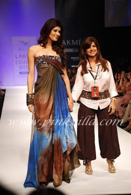 Pooja Bhatra Walks on the Ramp @ Babita Malkani show