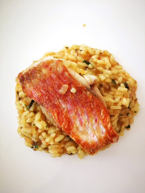   Salmonete de roca a la parrilla con su arroz caldoso, al estilo de Avilés