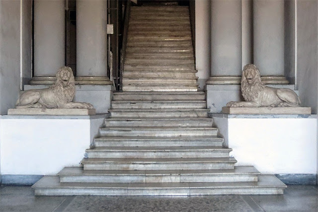 Entrata di Palazzo Squilloni, scali Cialdini, Livorno