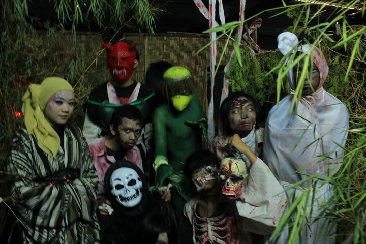 Mampir ke Festival Rumah Hantu